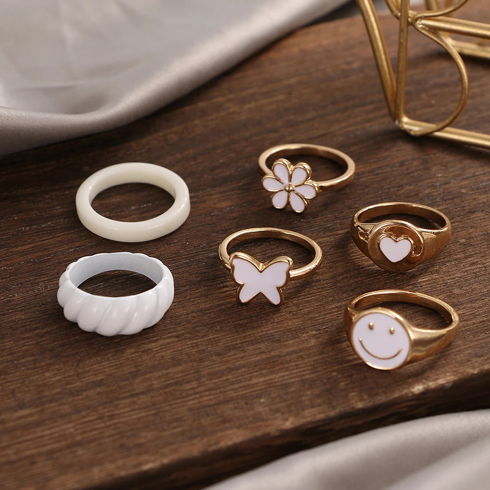 Eternal Love – Vintage White Heart Ring Set