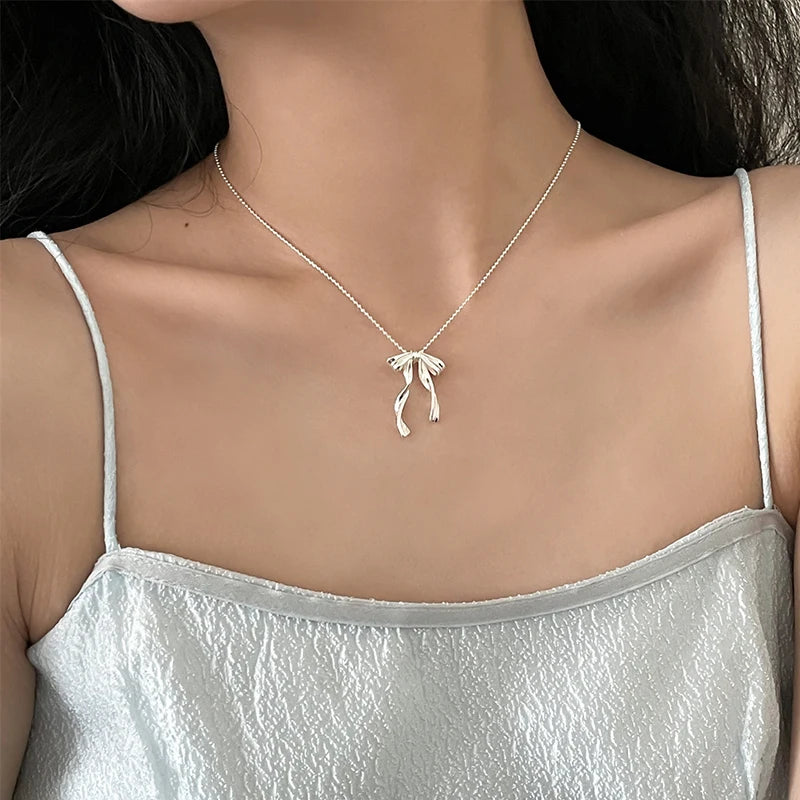 Sweet Bowknot Pendant Choker – Y2K Aesthetic Necklace